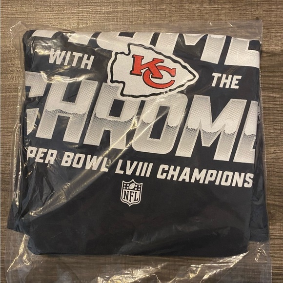 NEW - Kansas City Chiefs Nike Super Bowl LVIII Champions Parade Tee - Anthracite - Picture 3 of 5